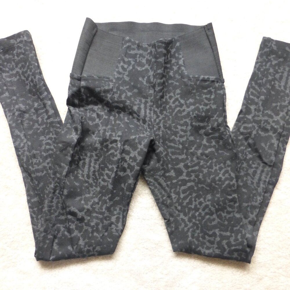 LE CHATEAU dark gray animal print high waist leggings